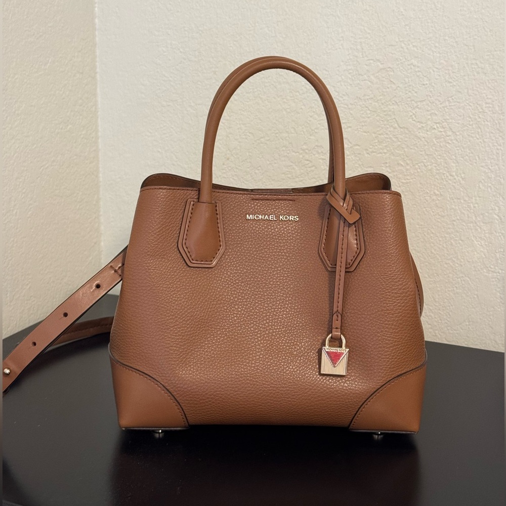 Michael Kors Satchel Handbag Mercer Gallery Purse